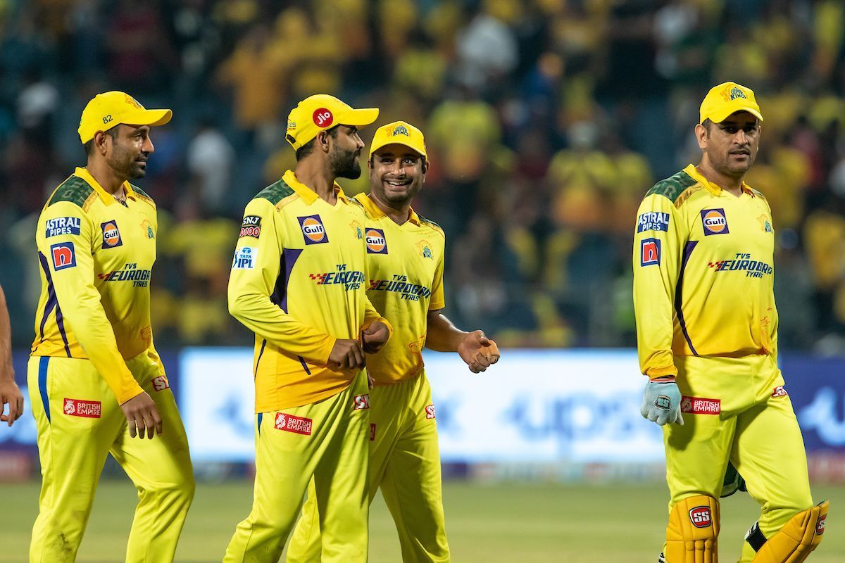 MS Dhoni leads his troops off the field. (Credits: Twitter)