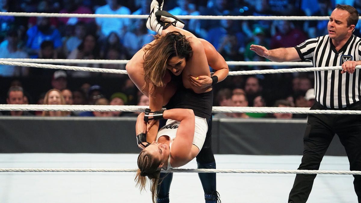 Raquel Rodriguez faced Ronda Rousey in a Championship Contender's Match on SmackDown