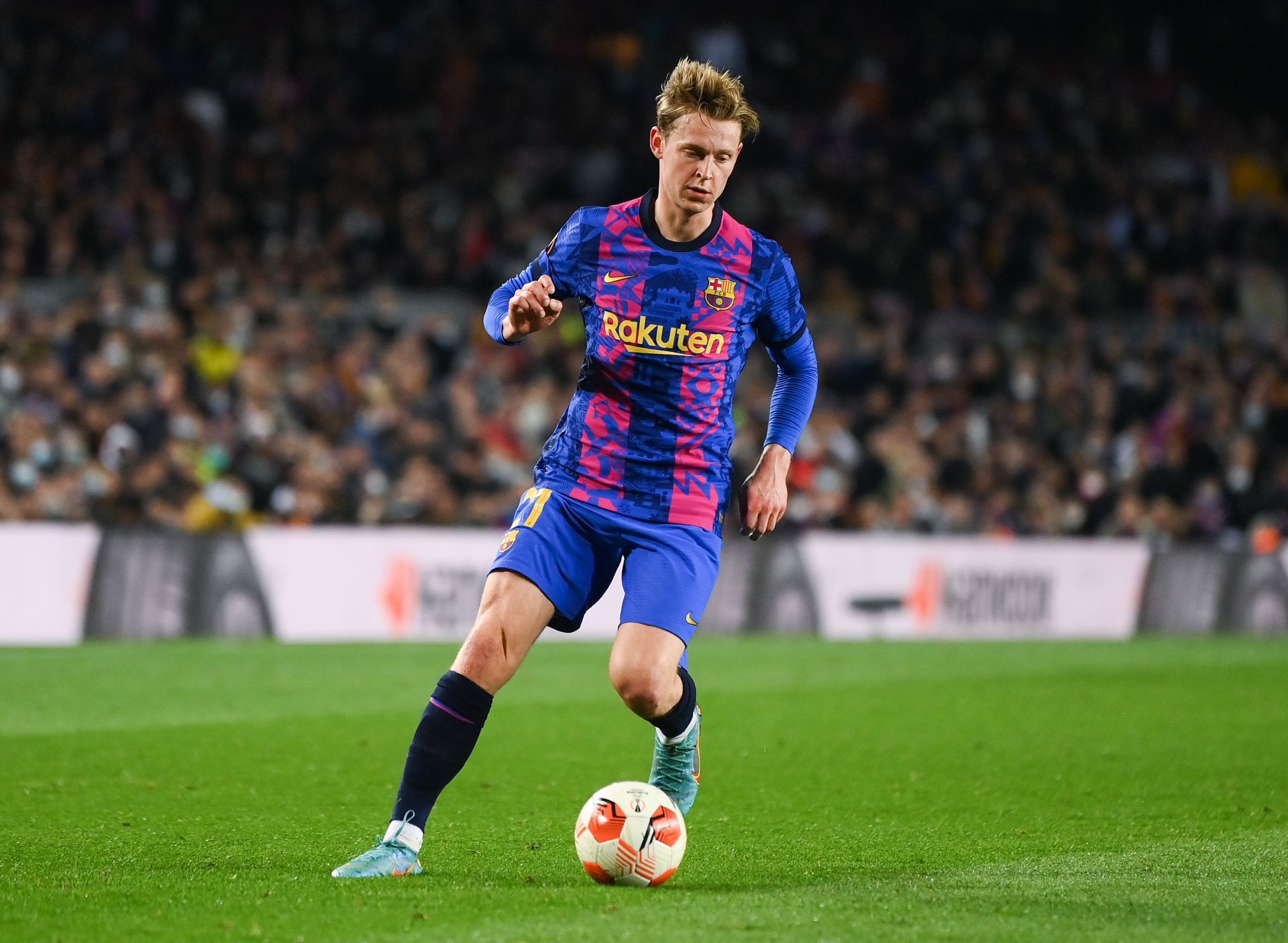 De Jong seems keen to remain at Barcelona