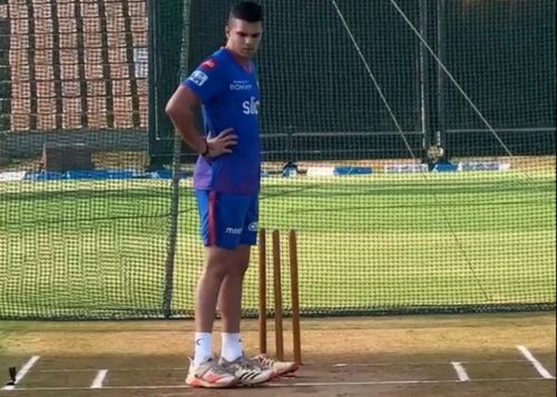 Arjun Tendulkar in the Mumbai Indians (MI) nets. Pic: MI/ Twitter