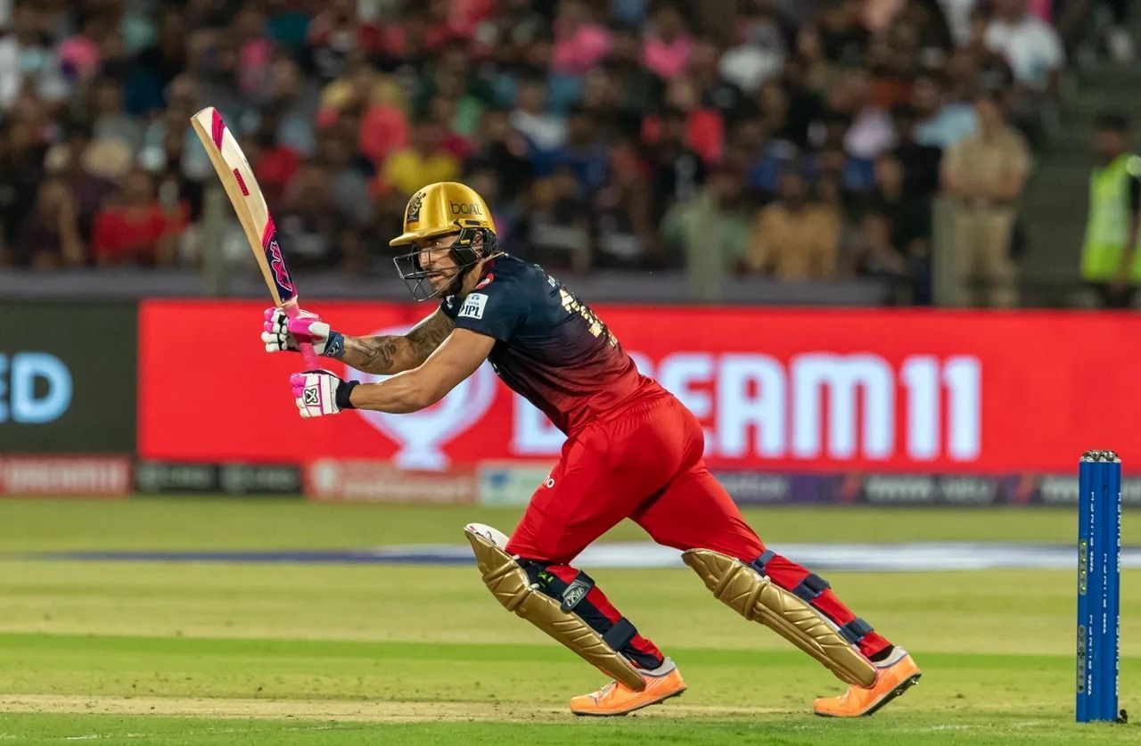 Can Faf du Plessis help the Royal Challengers Bangalore inch a step closer to IPL 2022 playoffs? (Image Courtesy: IPLT20.com)