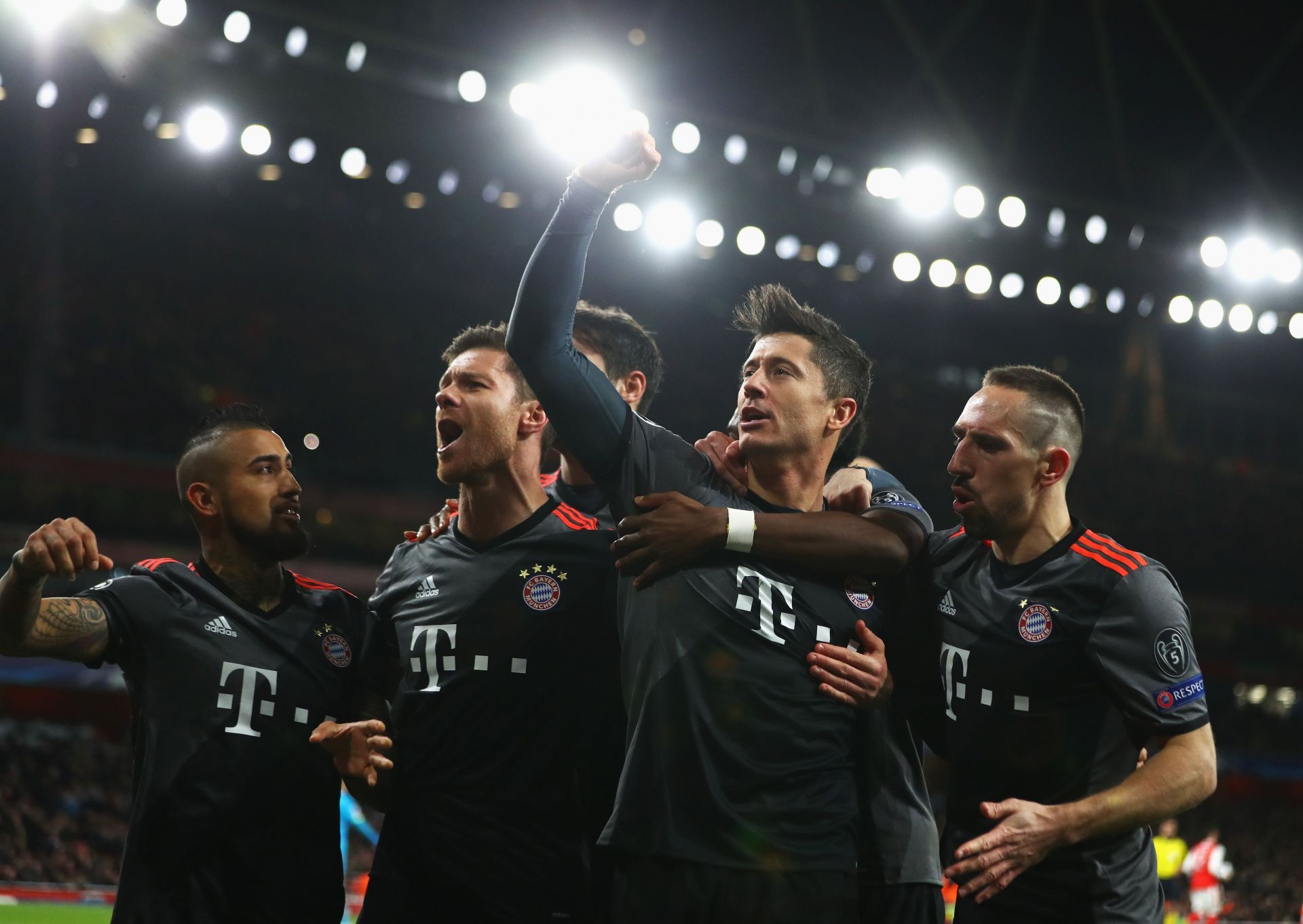 Arsenal FC v FC Bayern Muenchen - UEFA Champions League Round of 16: Second Leg