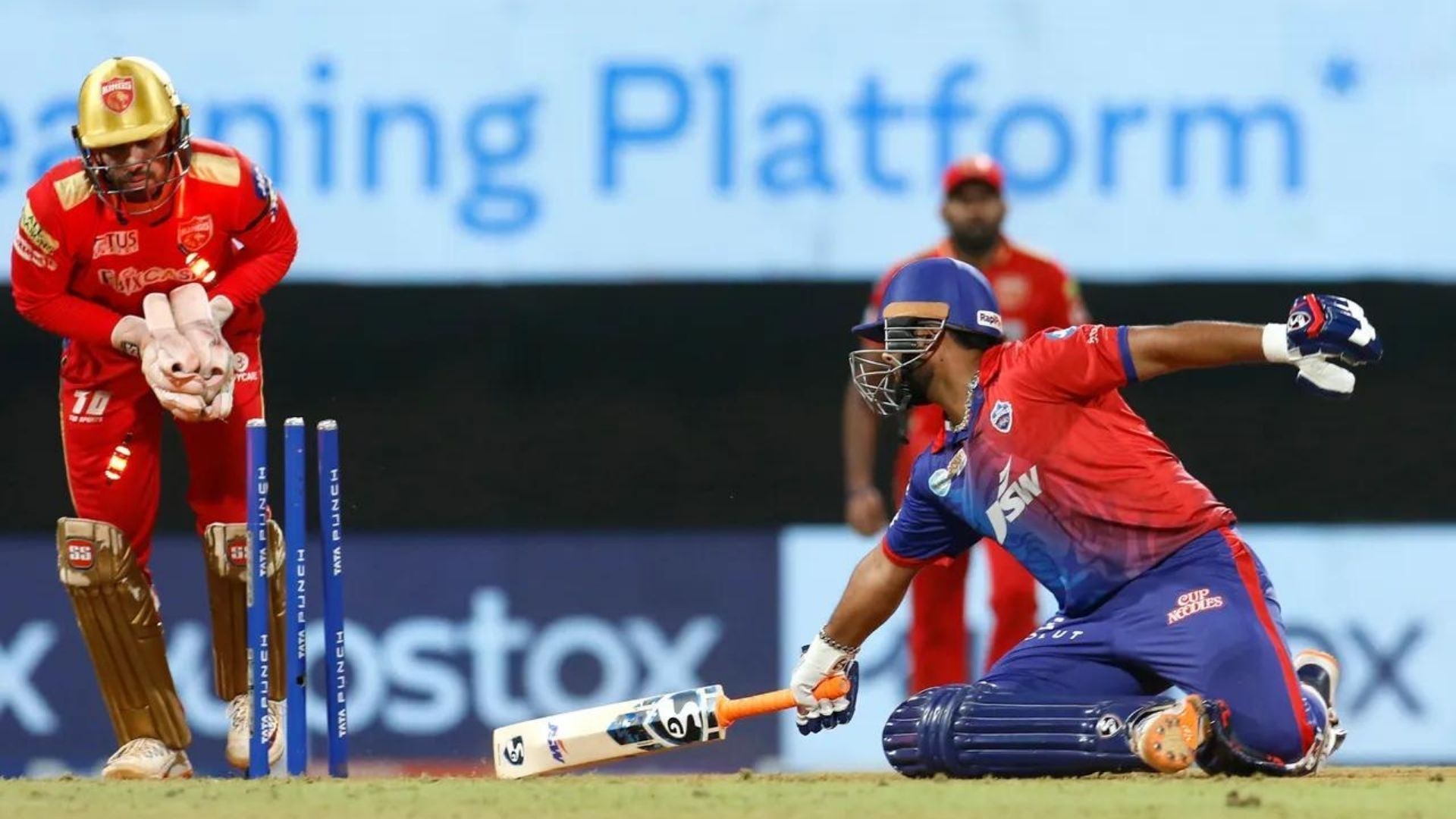 Rishabh Pant (R) has the highest score of just 44 so far this season. (P.C.:iplt20.com)