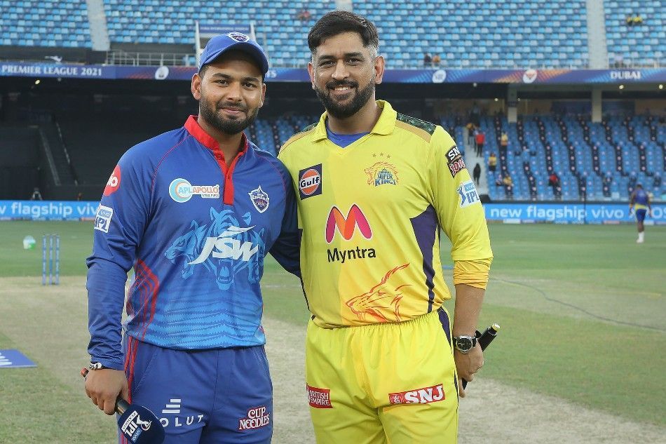 Rishabh Pant (L) and MS Dhoni. (File/BCCI)