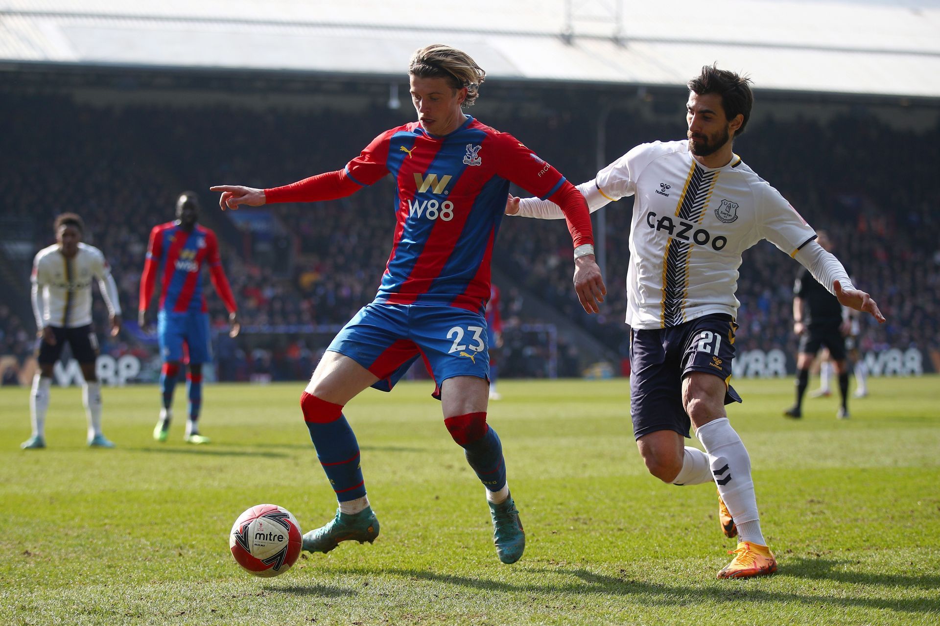 Everton will play host to Crystal Palace on Thursday.