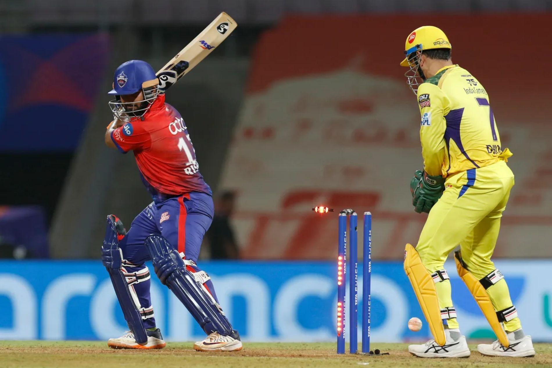 Rishabh Pant is cleaned up by Moeen Ali. Pic: IPLT20.COM