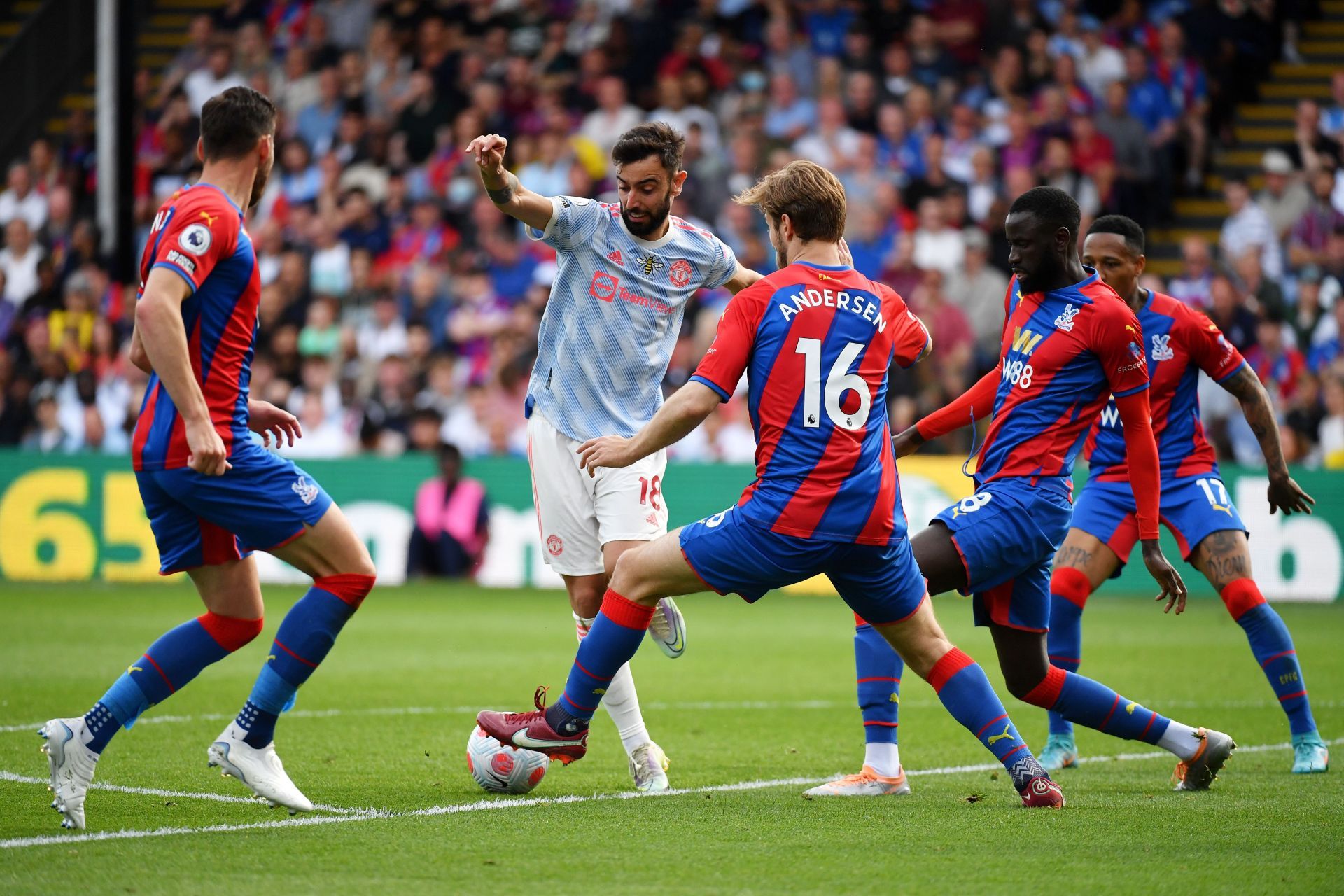 Manchester United&#039;s Fernandes had a game to forget as nothing that he tried seemed to come off