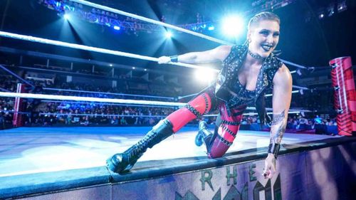 The Nightmare aligned herself with two top WWE stars at WrestleMania Backlash