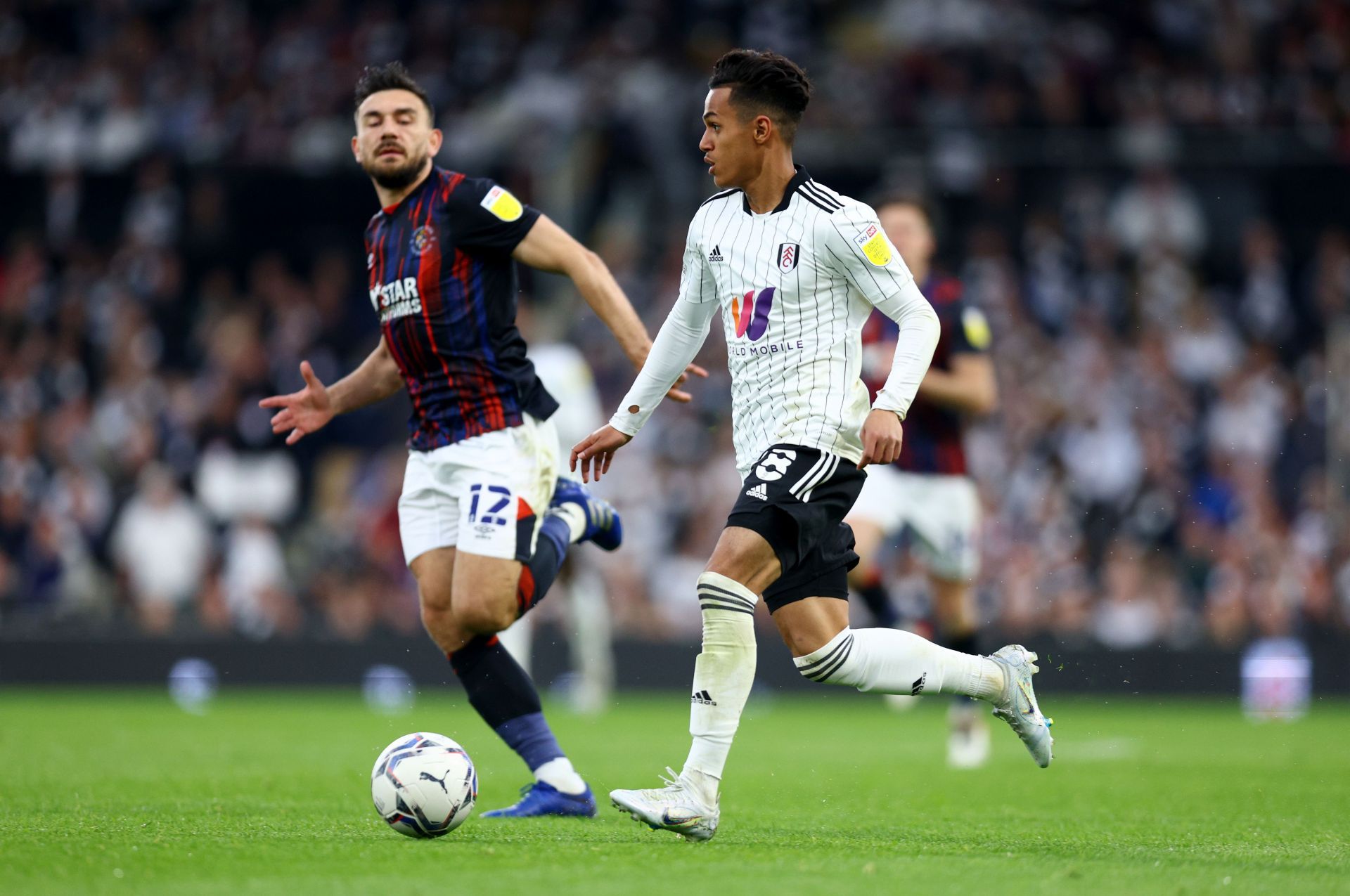 Carvalho in action for Fulham