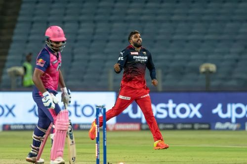 Sanju Samson has fallen prey to Wanindu Hasaranga both times in IPL 2022 [P/C: iplt20.com]