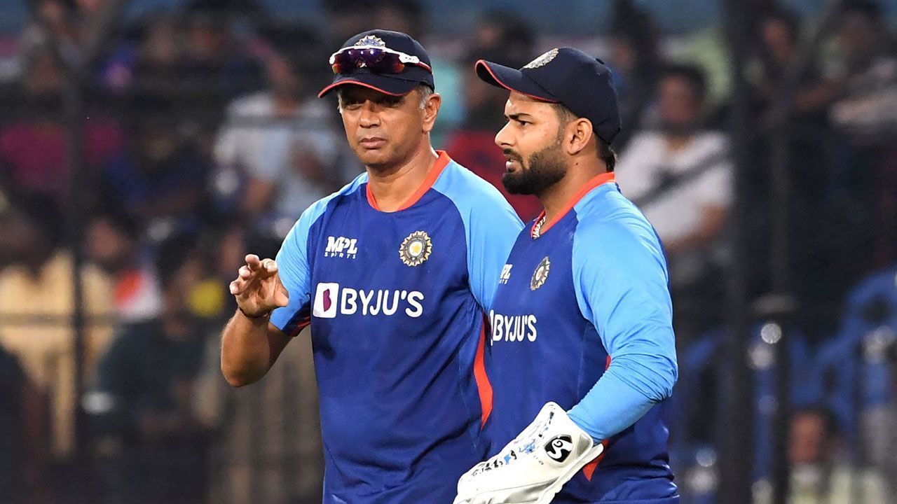 Rahul Dravid (left) and Rishabh Pant. (Credits: Twitter)