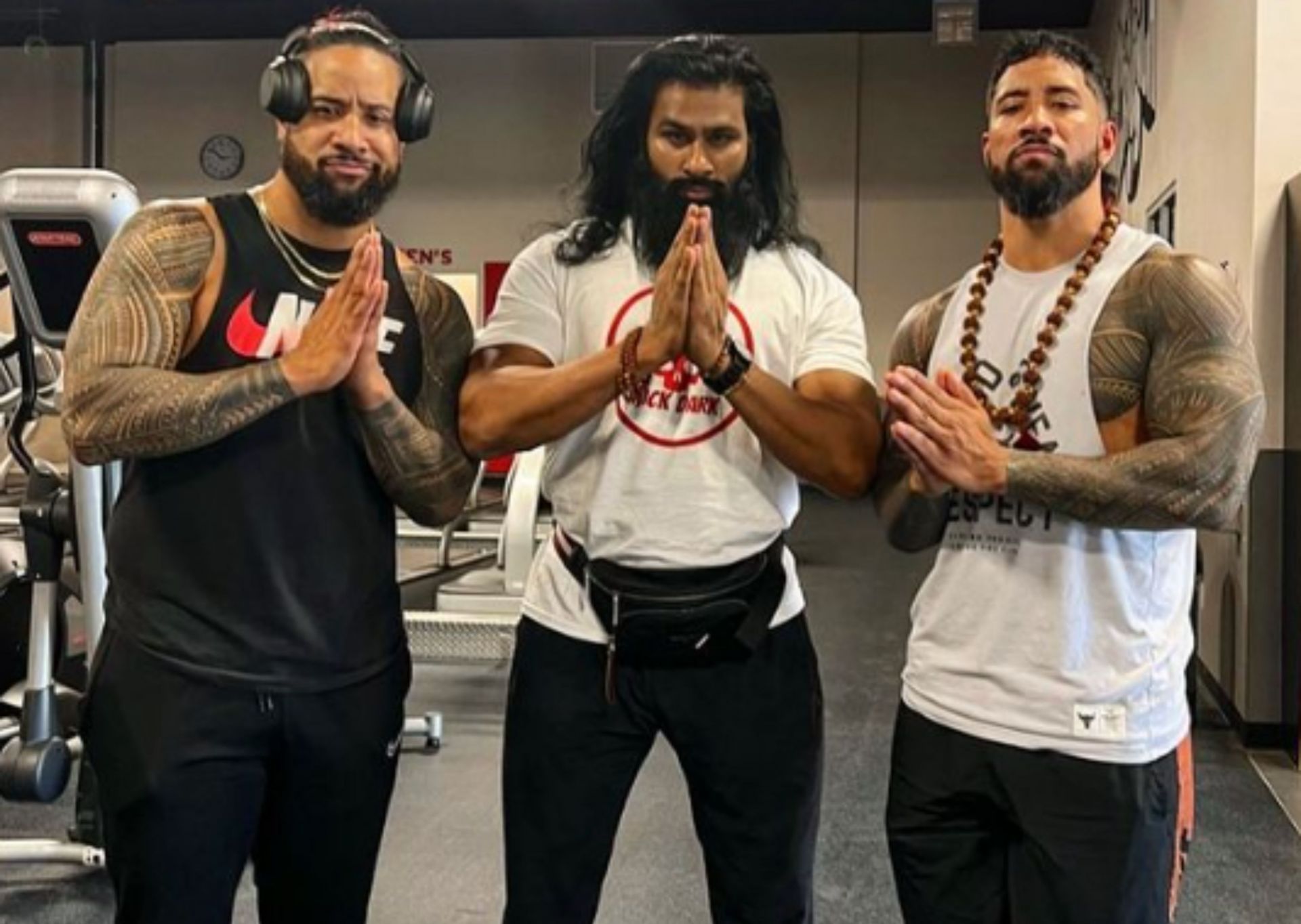 WWE सुपरस्टार वीर महान और द ब्लडलाइन के द उसोज 