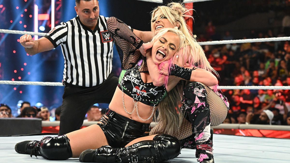 Liv Morgan and Alexa Bliss had a short match on WWE RAW