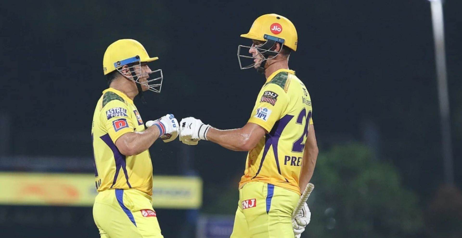 Dwaine Pretorius (R) looks to emulate MS Dhoni&#039;s calmness against India (Credit: BCCI/IPL)