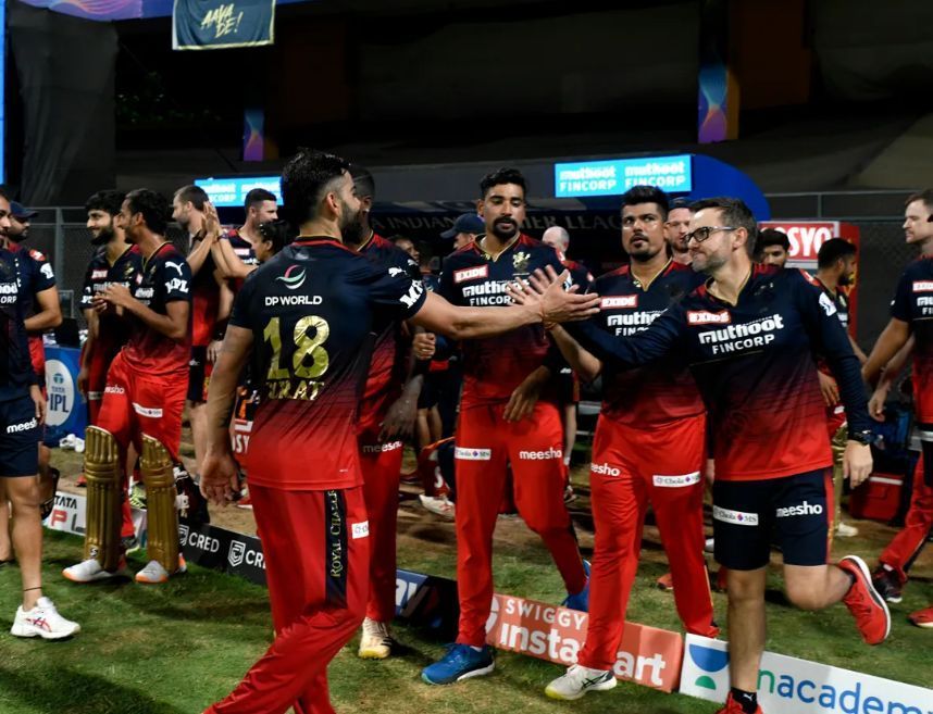रॉयल चैलेंजर्स बैंगलोर टीम (Photo Credit - IPLT20)