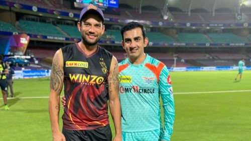 Sheldon Jackson (L) with Gautam Gambhir. (P.C.:iplt20.com)