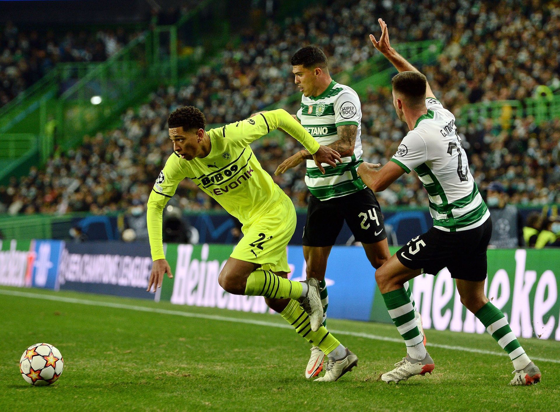 Gon&ccedil;alo In&aacute;cio (number 25) - Sporting CP v Borussia Dortmund: - UEFA Champions League 2021-22