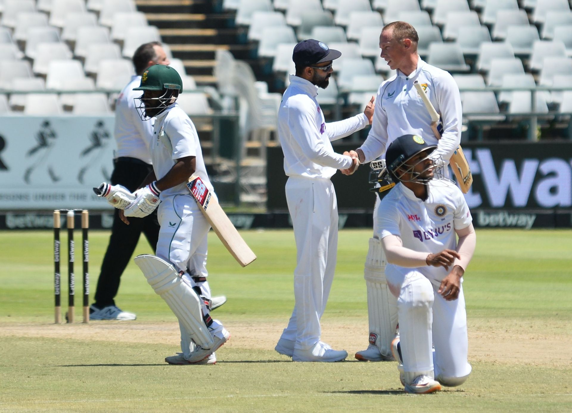 Virat Kohli congratulates South African players after the Cape Town Test. Pic: Getty Images