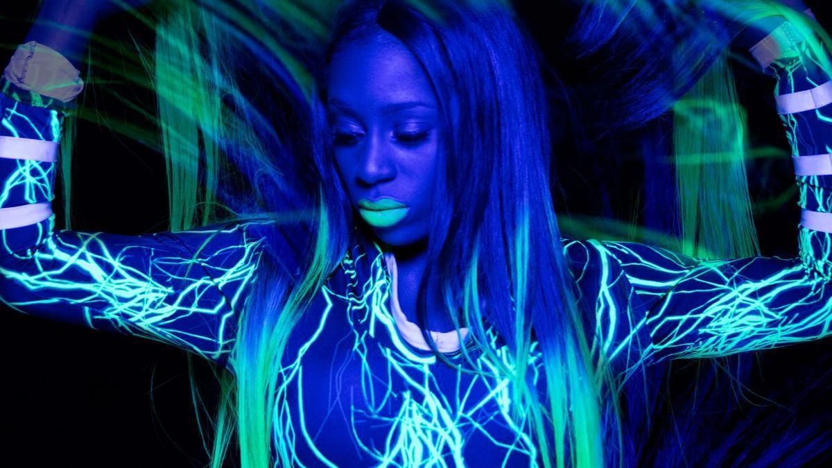 Naomi channeling her inner glow