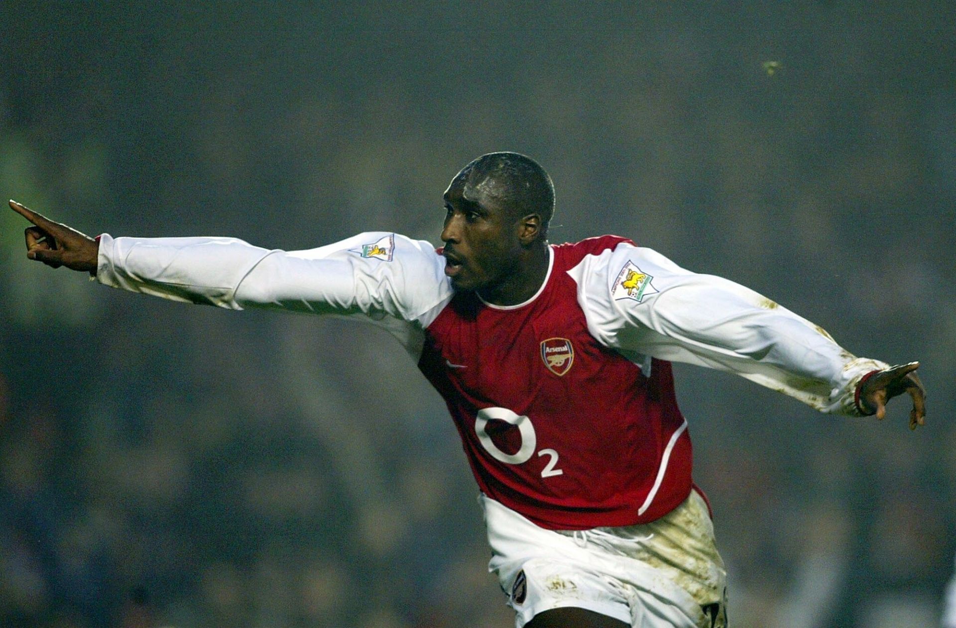 Sol Campbell of Arsenal celebrates 