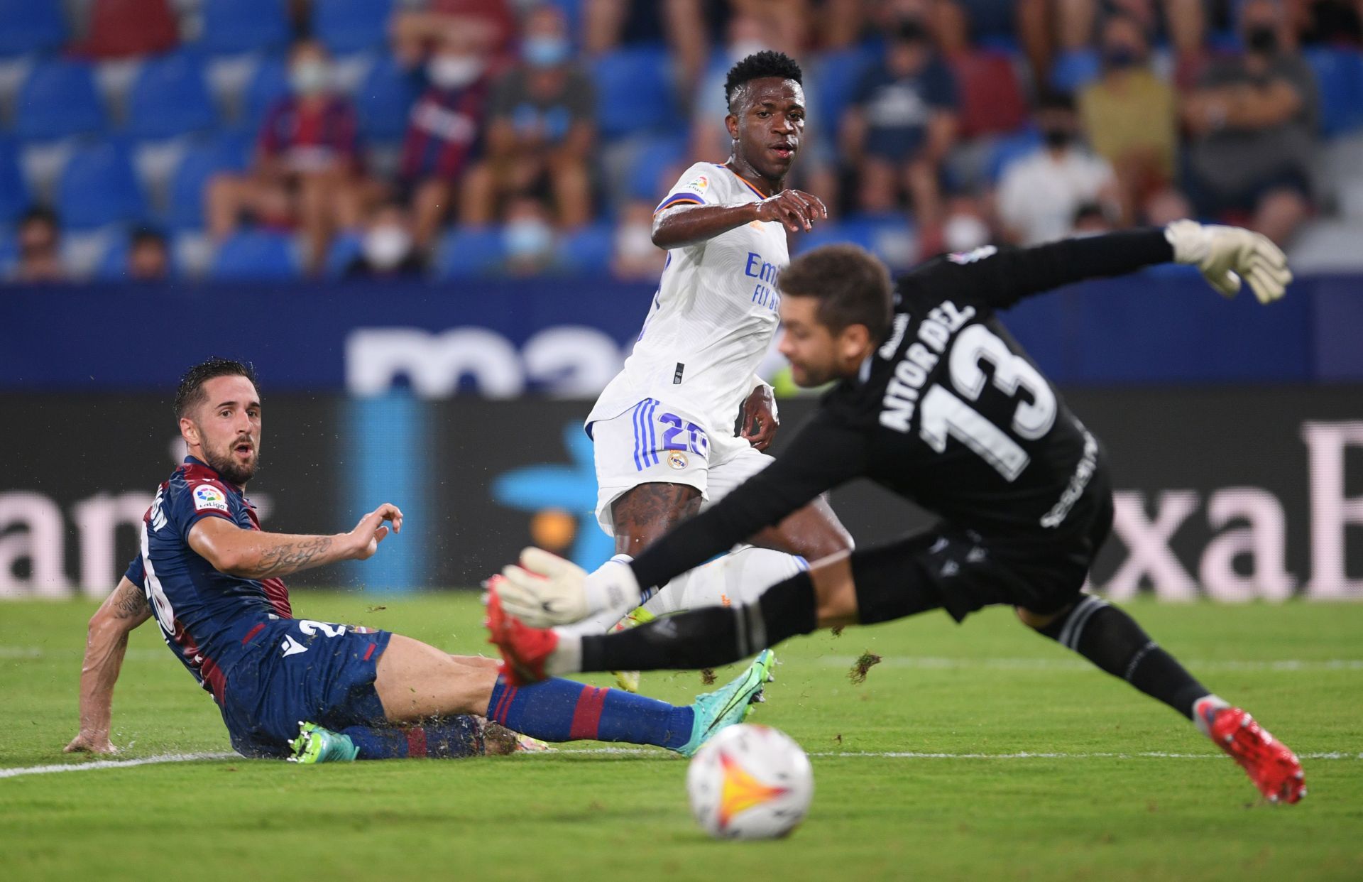 Levante UD v Real Madrid CF - La Liga Santander