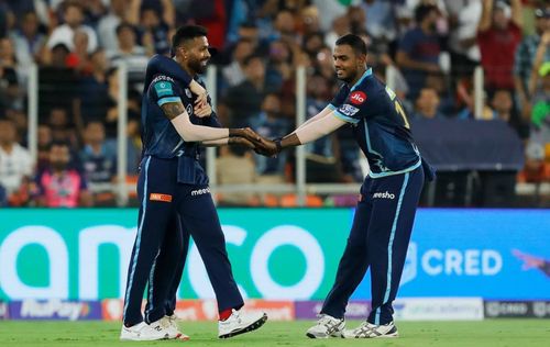 Hardik Pandya (L) with Yash Dayal. (Credit: BCCI/IPL)