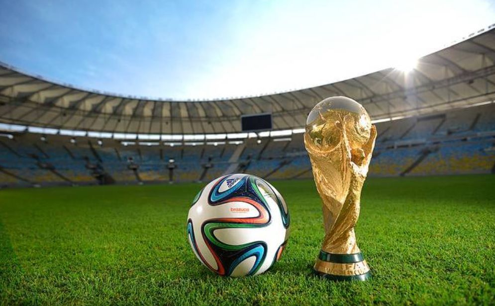 साल 2026 में अमेरिका, कनाडा और मेक्सिको मिलकर विश्व कप का आयोजन करेंगे।