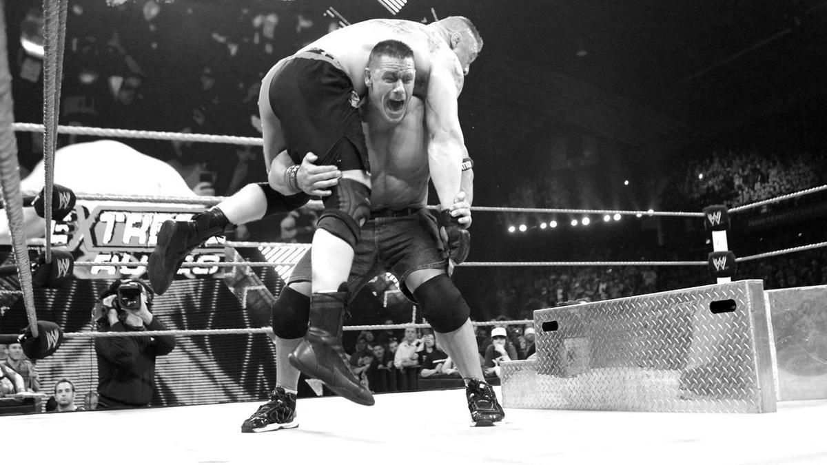 WWE में जॉन सीना के खिलाफ ब्रॉक लैसनर का पलड़ा रहा है भारी