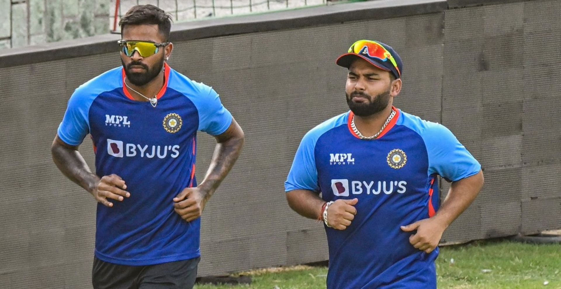 Hardik Pandya (L) and Rishabh Pant (R) (Credit: Twitter)