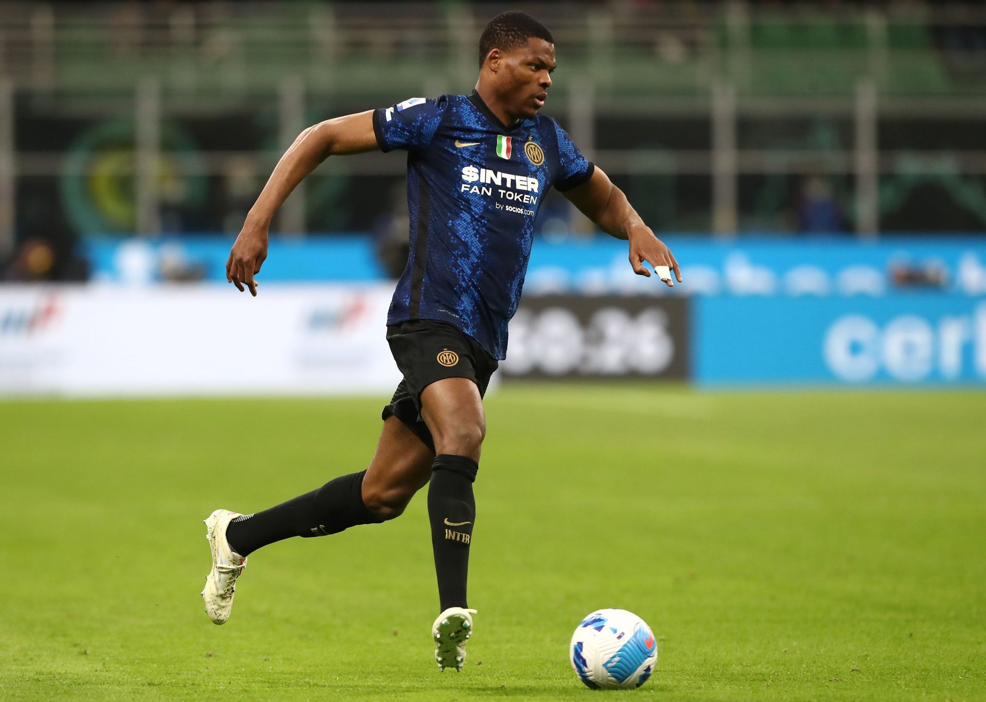 Denzel Dumfries may be Aaron Wan-Bissaka&#039;s replacement