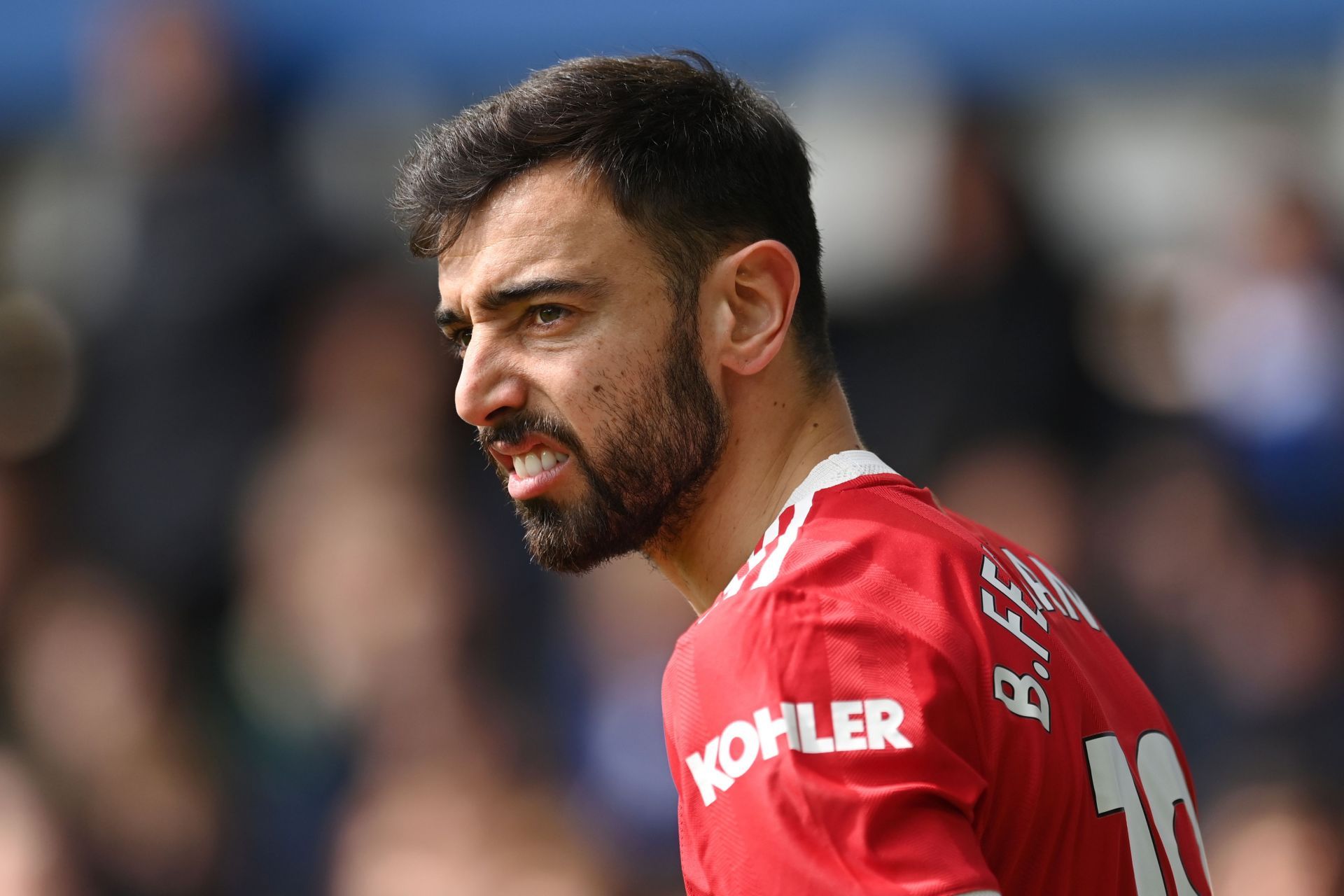 Bruno Fernandes in action for Manchester United against Everton