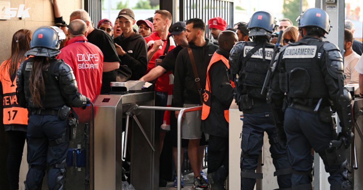 Liverpool legend shares experience about Stade de France chaos.