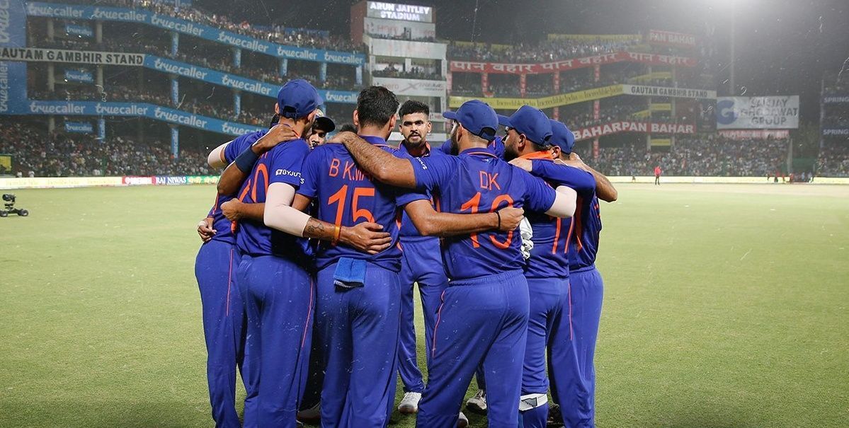 Team India in a huddle during the 1st T20I. Pic: BCCI