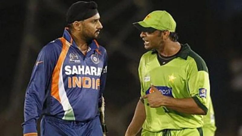 Indian cricketer Harbhajan Singh and Pakistan&#039;s Shoaib Akhtar have a go at each other.