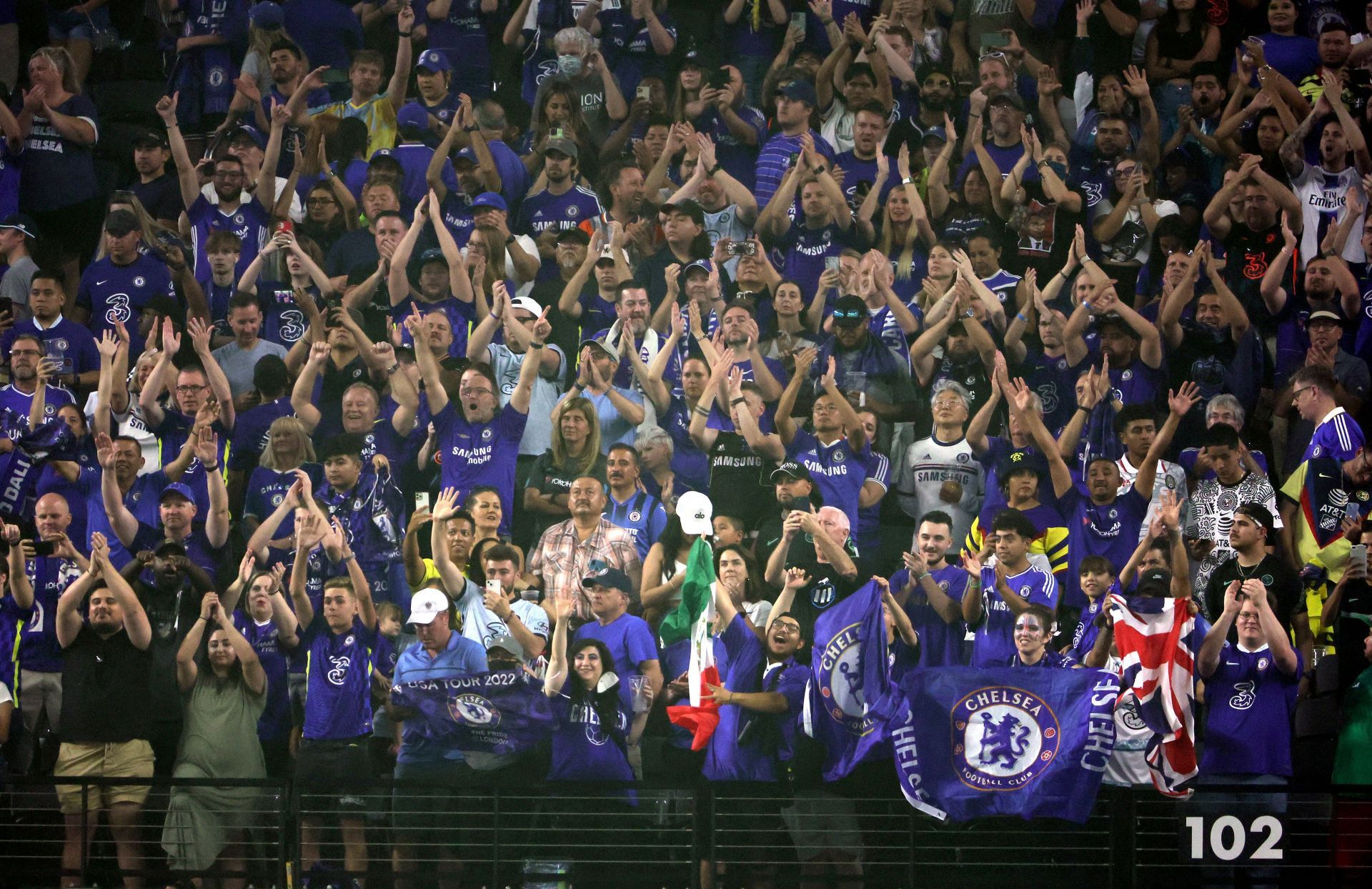 Chelsea fans celebrate the Blues&#039;2-1 defeat of Club America.