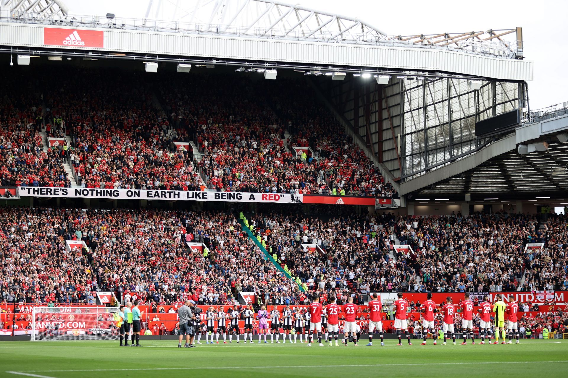 Manchester United v Newcastle United - Premier League