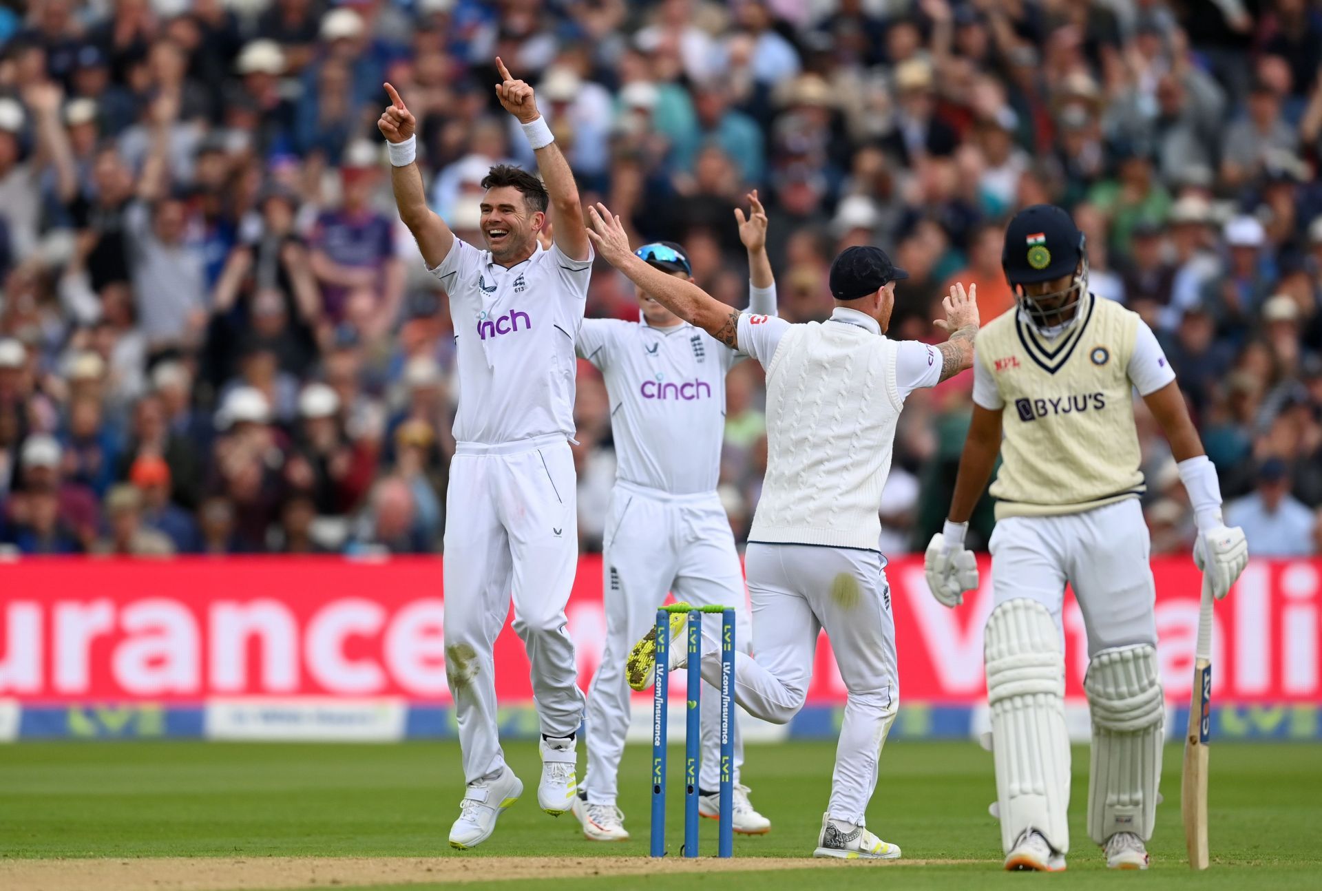 Shreyas Iyer was caught by Sam Billing off James Anderson&#039;s bowling