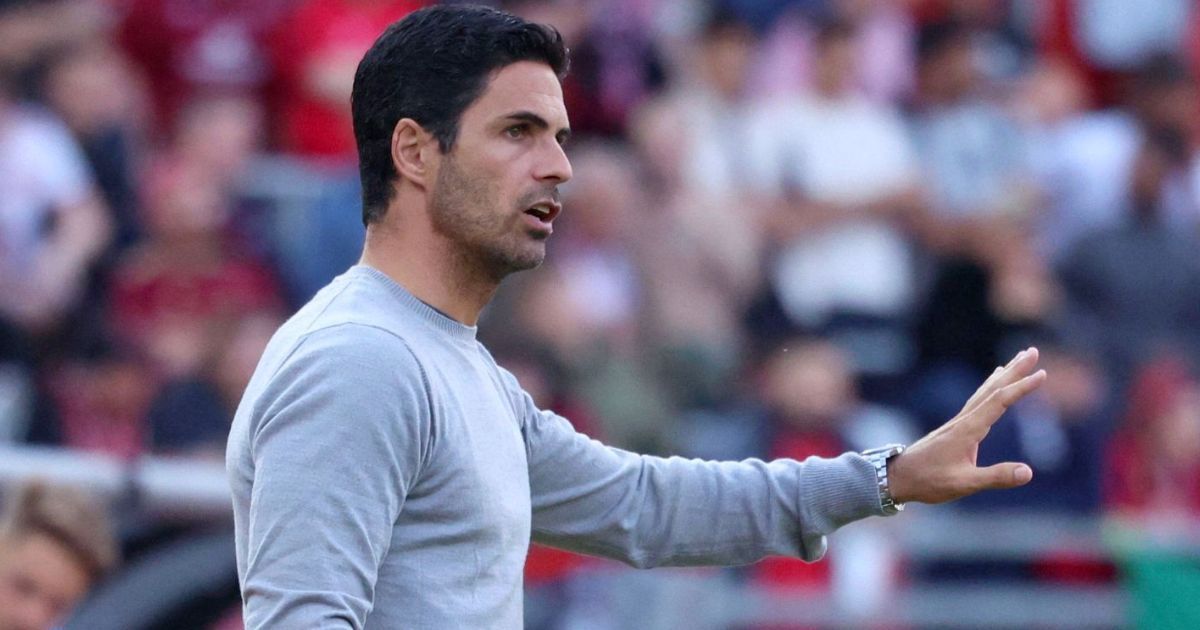 Gunners manager Mikel Arteta looks on.