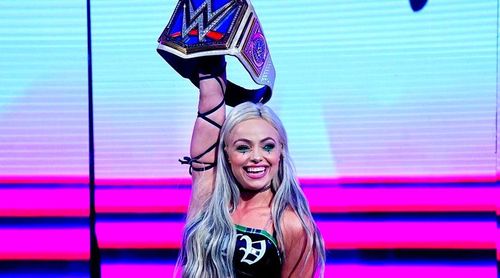 Which WWE legend should return to challenge Liv Morgan for the SmackDown Women's Championship?