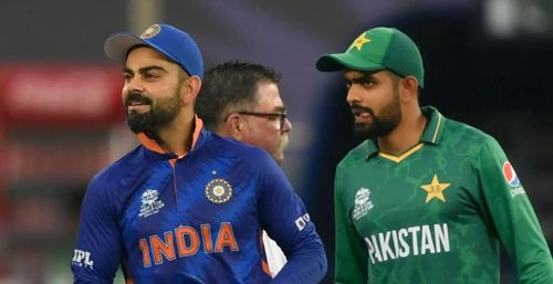 Babar Azam (R) and Virat Kohli (L) share a great off-field camaraderie (Credit: Twitter)