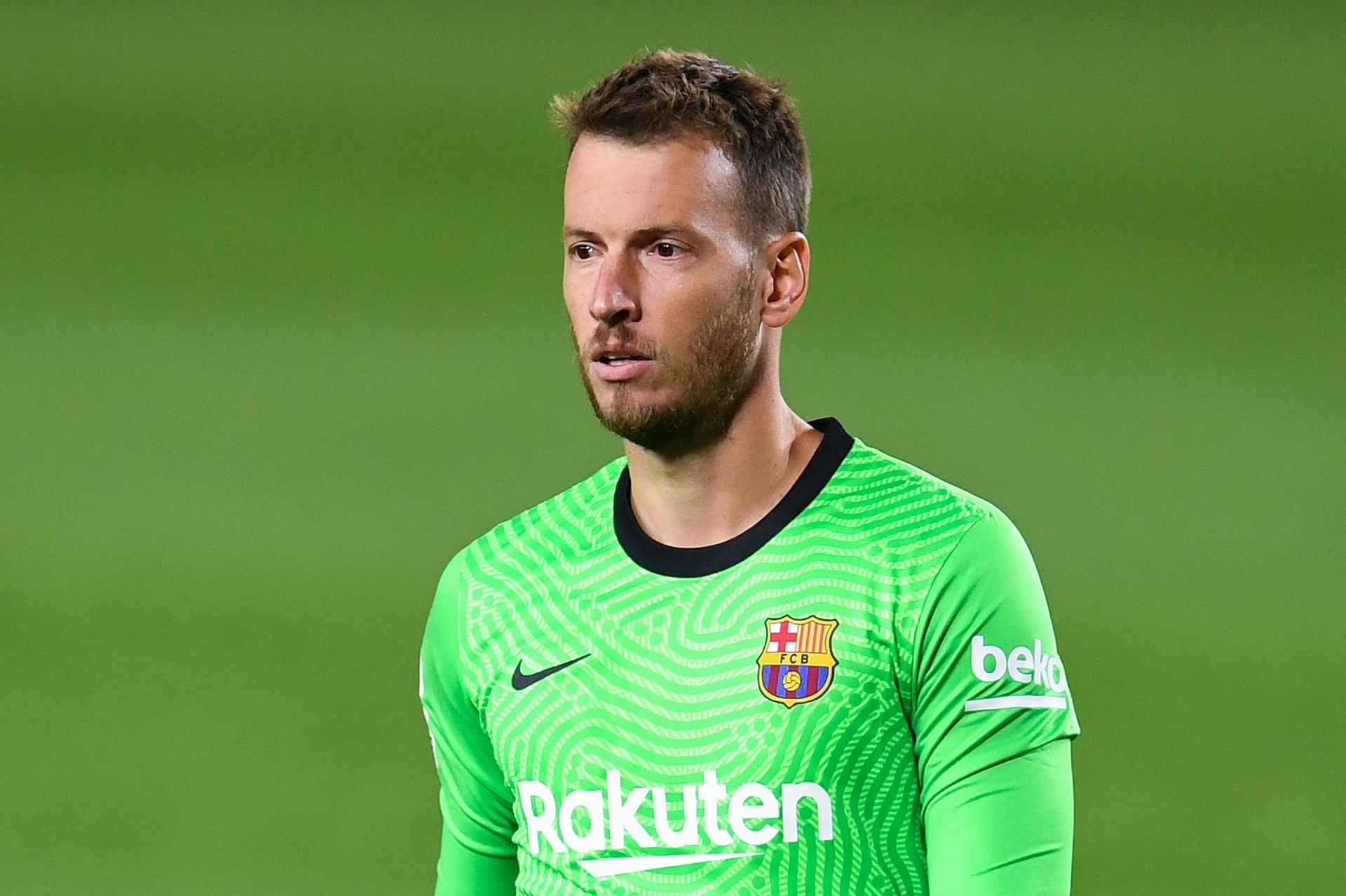 Neto is looking to leave Barcelona this window