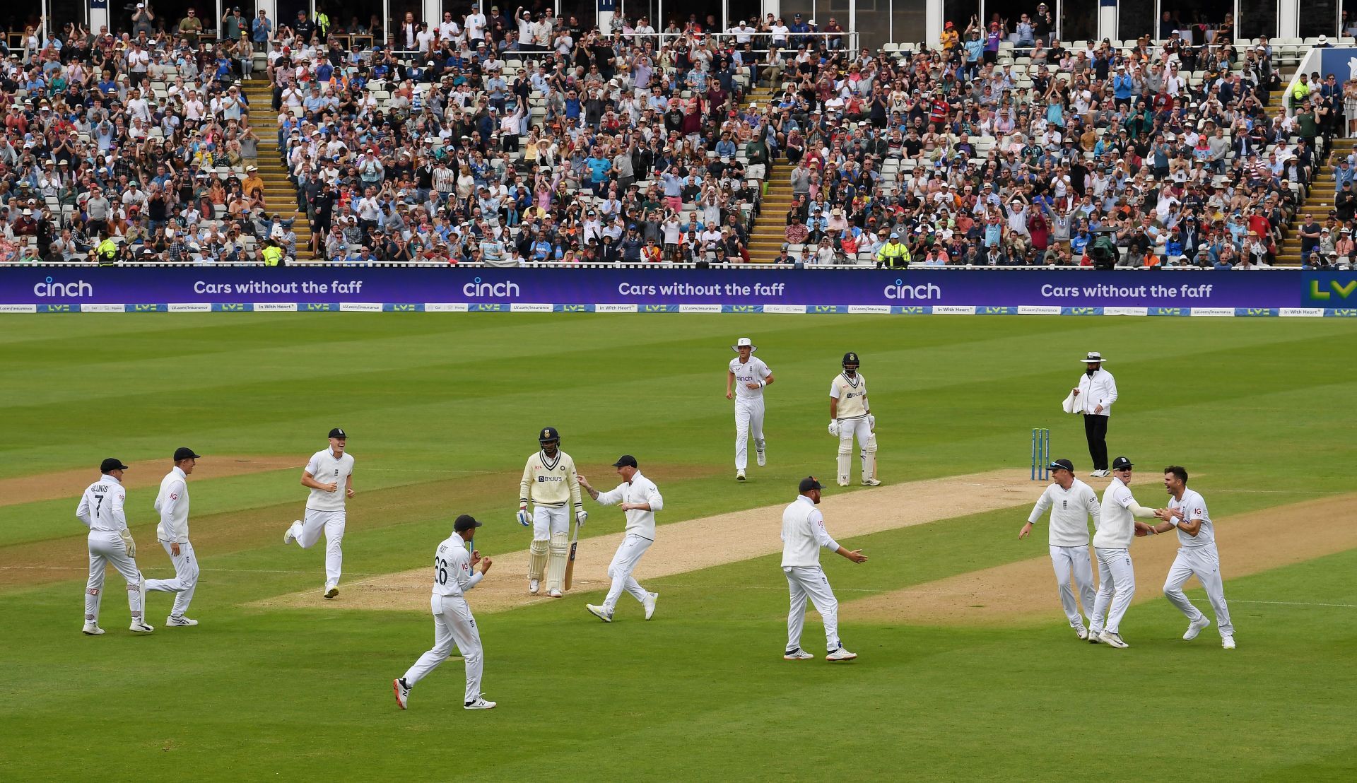 England need a strong display on Day 4 to stake a claim in the contest