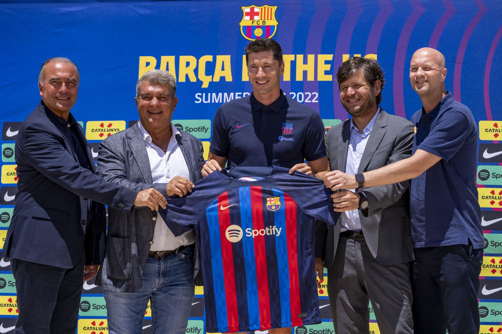 FC Barcelona Introduce Robert Lewandowski