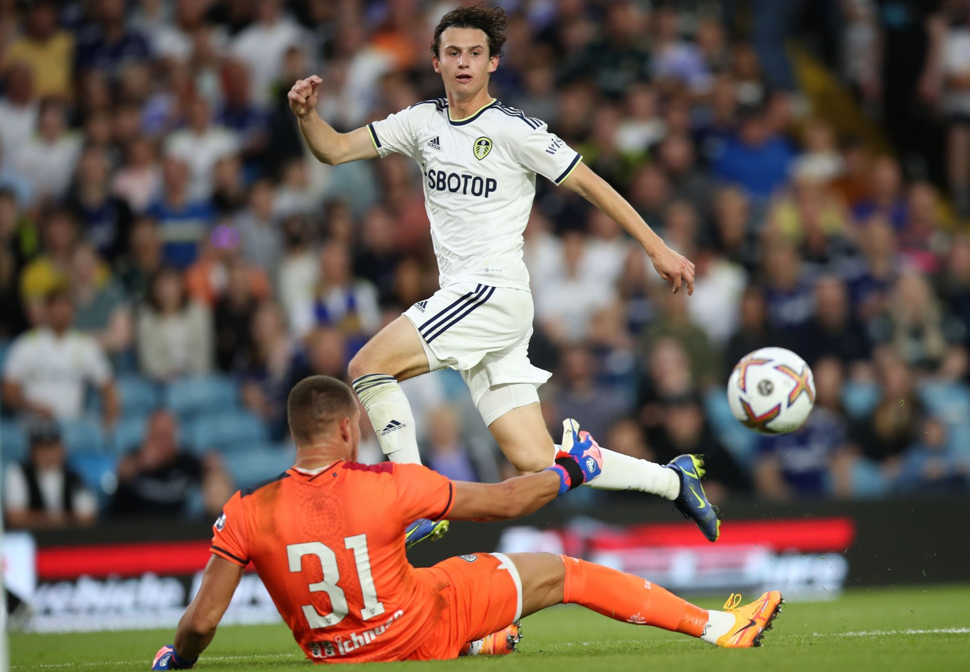Brenden Aaronson in action for Leeds United ahead of the Premier League season.