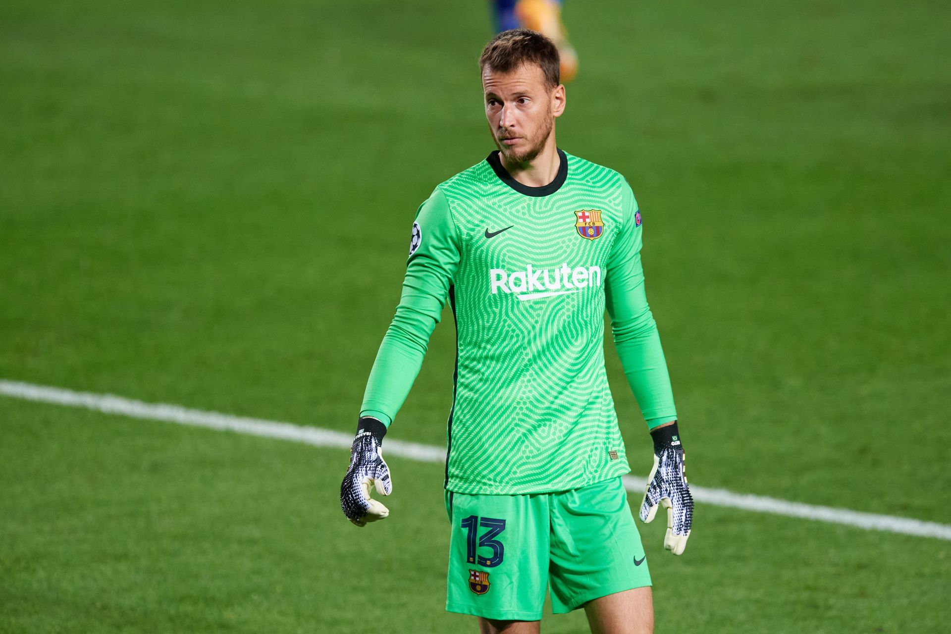 Neto in action against Ferencvaros Budapest: Group G - UEFA Champions League