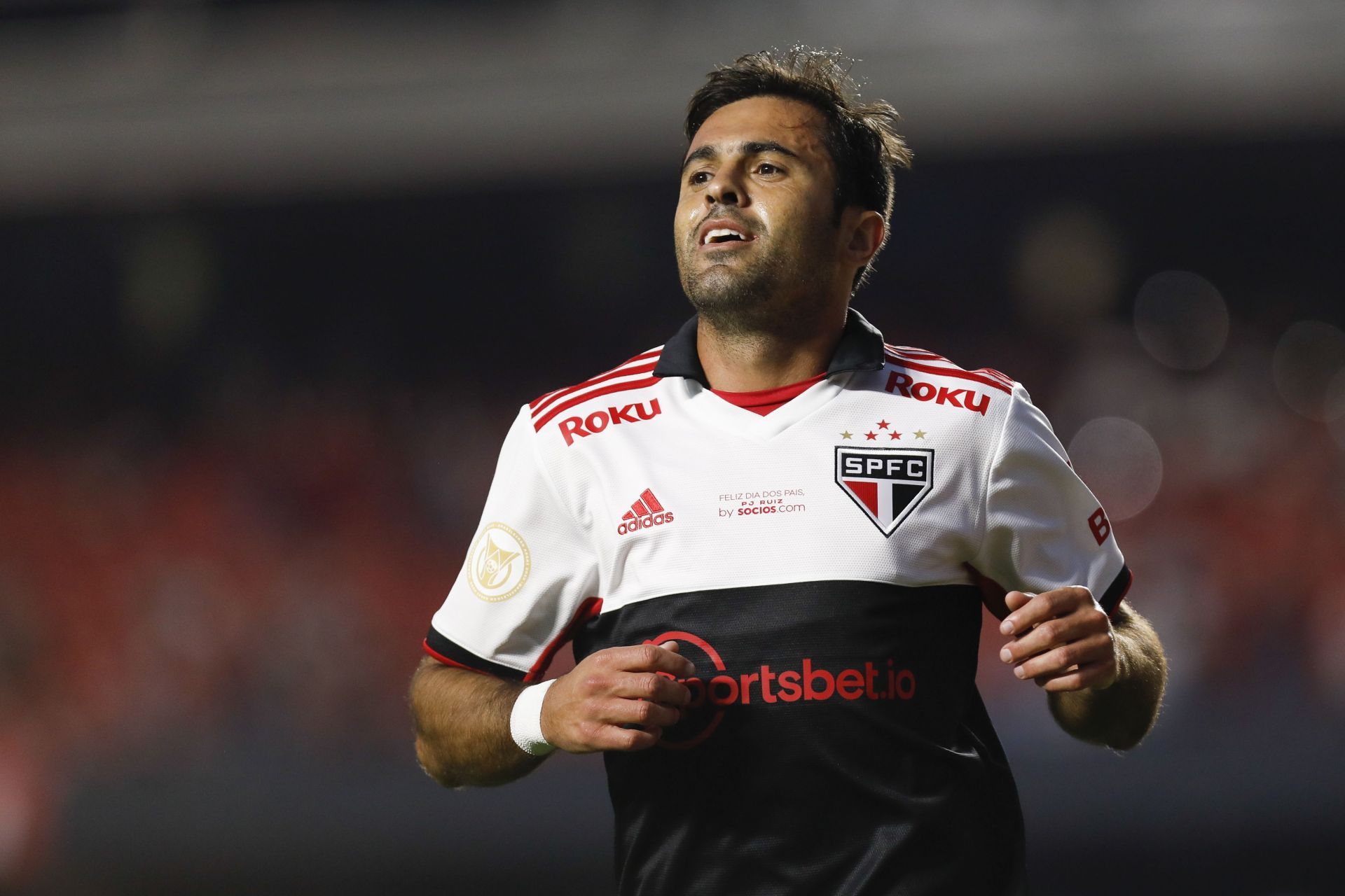 Santos and Sao Paulo will square off on Sunday.