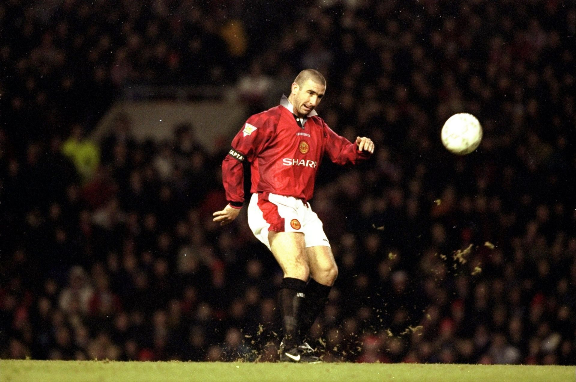 Eric Cantona scores Manchester United v Sunderland 1996