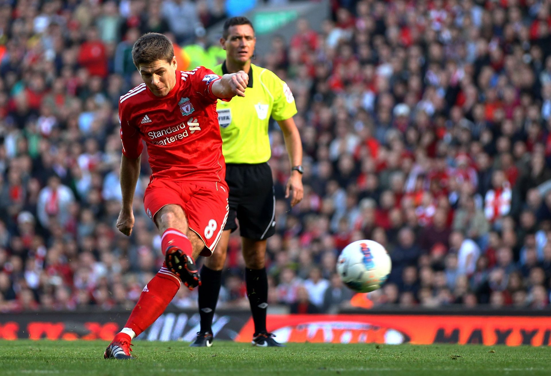 Steven Gerrard in action for Liverpool