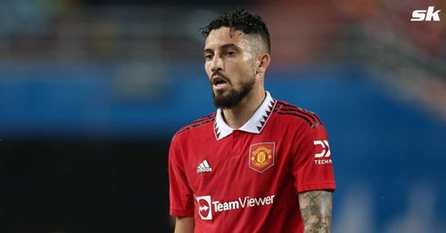 Alex Telles is on the verge of leaving Old Trafford.