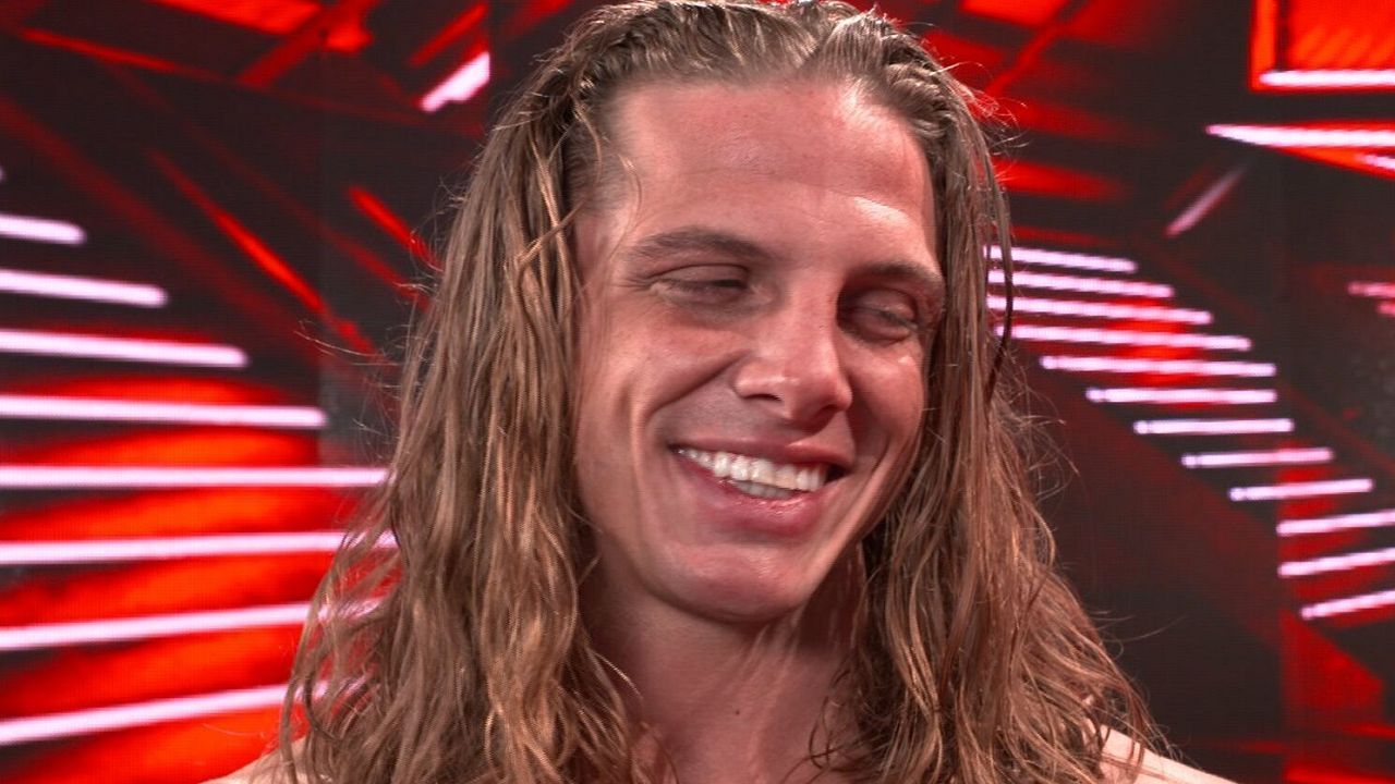 Riddle says female WWE Superstar asked him if he could train her